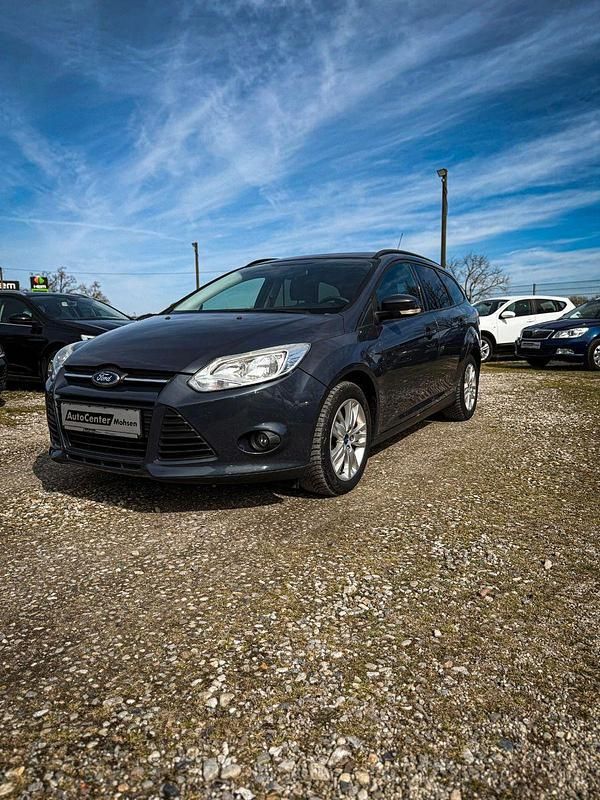Gebraucht Ford Focus Trend 125 PS (91 kW) 2011 Grau Kombi