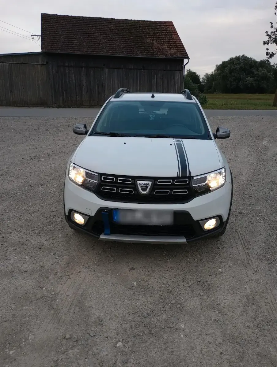 Gebraucht Dacia Sandero 95 PS (69 kW) 2019 Weiß Kleinwagen