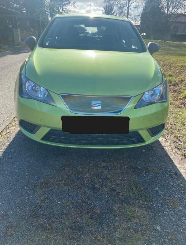 Grün Gebraucht 2015 Seat Ibiza Reference Kleinwagen | 4.700 € - Bild 1/4