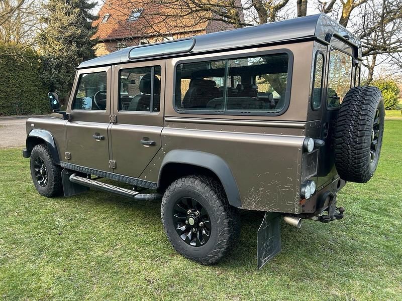 Gebraucht Land Rover Defender 122 PS (89 kW) 2013 Braun SUV