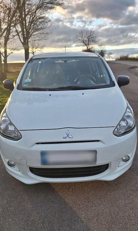 Gebraucht Mitsubishi Space Star 71 PS (52 kW) 2015 Weiß Kleinwagen