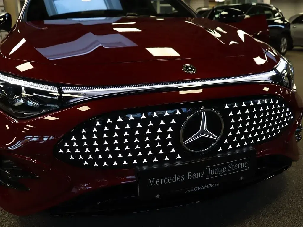 Gebraucht Mercedes CLA 250+ AMG 200 kW (272 PS) 2026 Rot Limousine