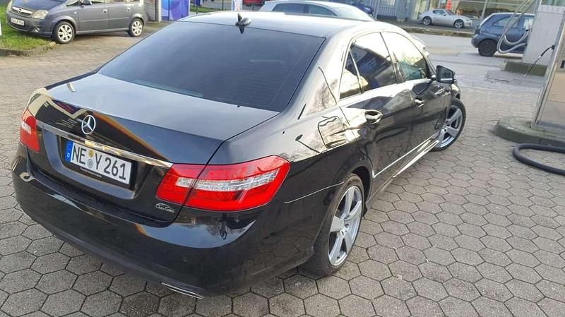 Gebraucht Mercedes E250 Business 204 PS (150 kW) 2012 Limousine