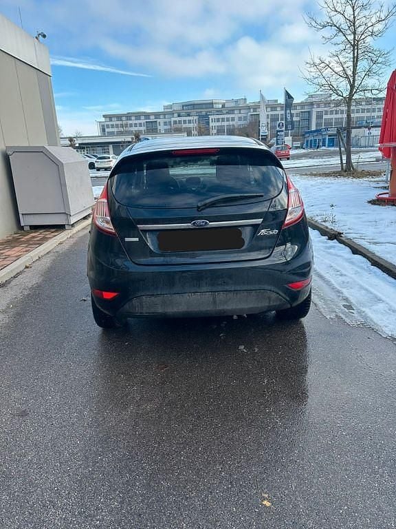 Gebraucht Ford Fiesta 101 PS (74 kW) 2017 Schwarz Limousine