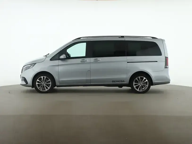 Gebraucht Mercedes V250 Style 360 PS (264 kW) 2026 Silber Van / Kleinbus