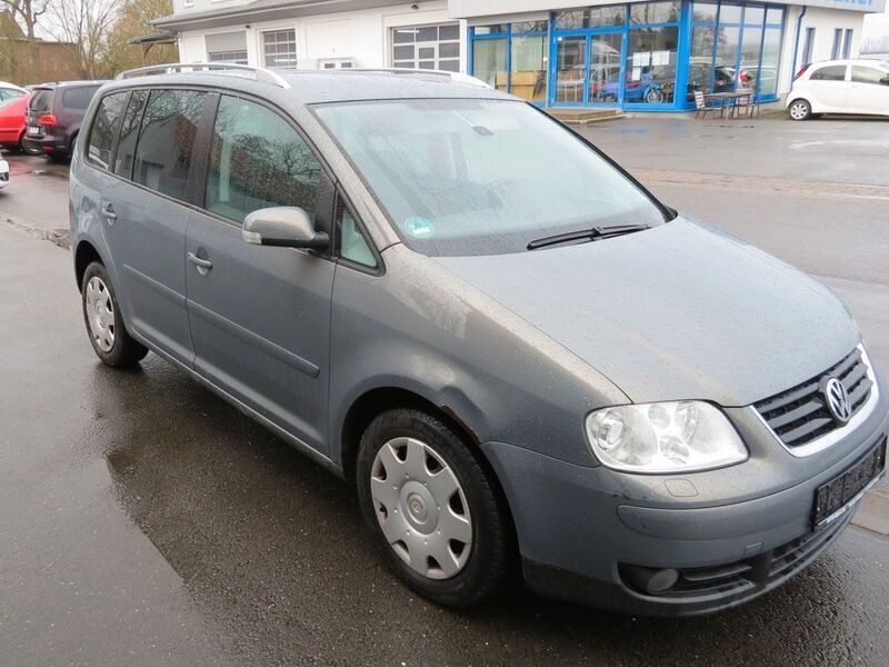 Grau Gebraucht 2006 VW Touran Highline Van / Kleinbus | 1.490 € (Superpreis) - Bild 1/4