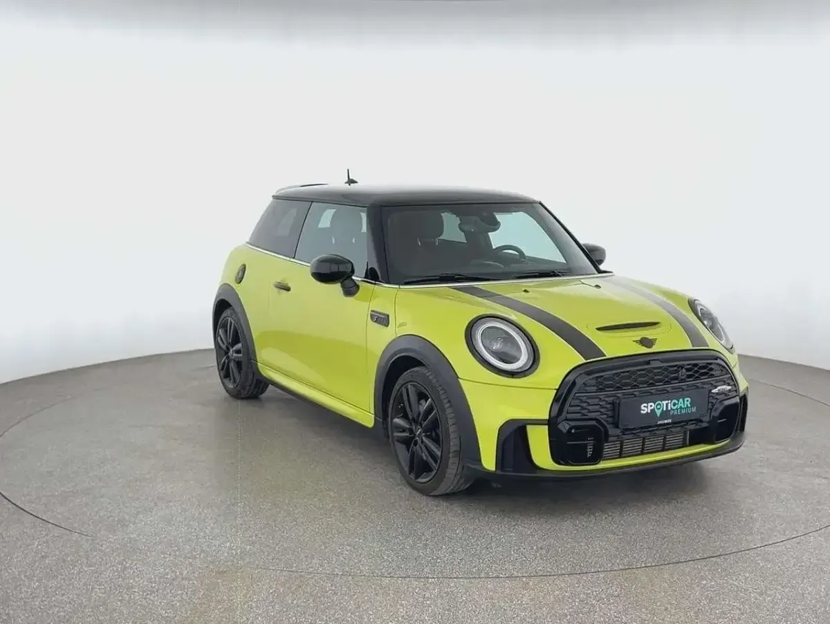 Używany Mini John Cooper Works 178 KM (130 kW) 2023 Żółty Hatchback