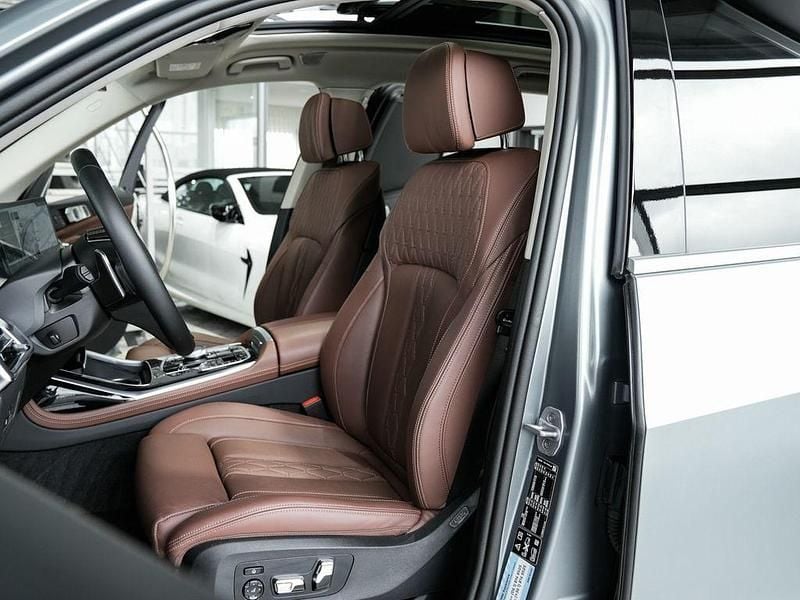 Gebraucht BMW X7 Sport Line 352 PS (258 kW) 2024 Frozen pure grey SUV