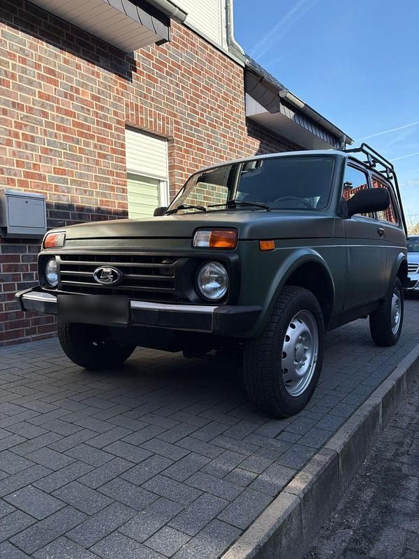 Gebraucht Lada niva 83 PS (61 kW) 2016 Grün SUV