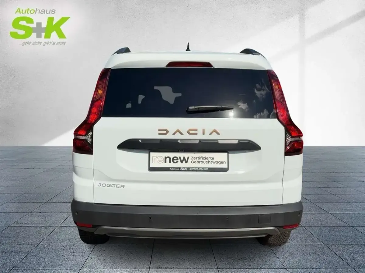 Gebraucht Dacia Jogger Extreme 110 PS (80 kW) 2024 Arktisweiß Van / Kleinbus