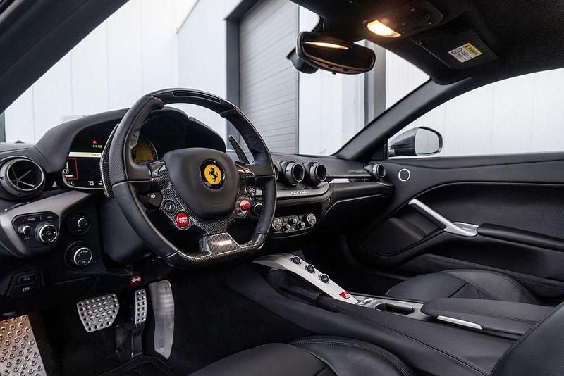 Gebraucht Ferrari F12 741 PS (545 kW) 2015 Rot Coupé