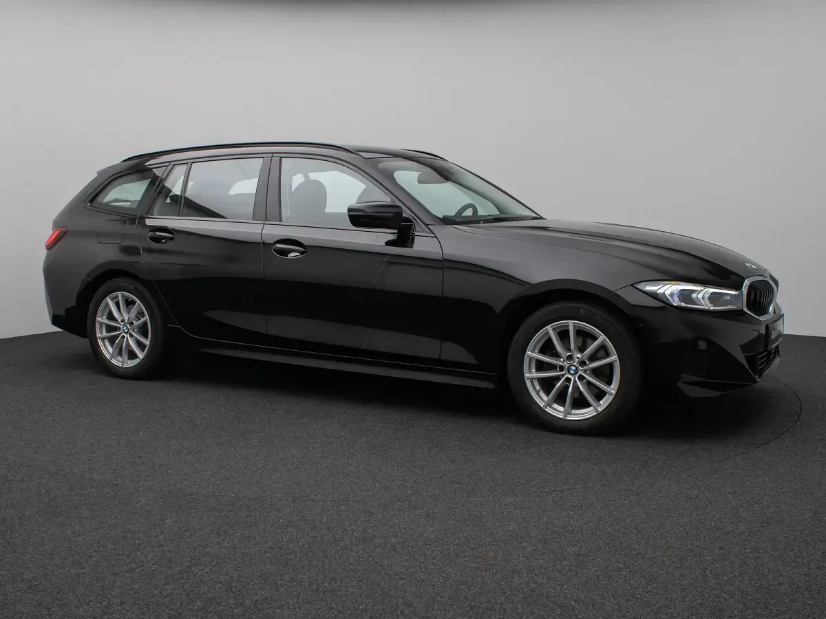 Gebraucht BMW 320 Shadowline 190 PS (139 kW) 2023 Schwarz ii668schwarz Limousine