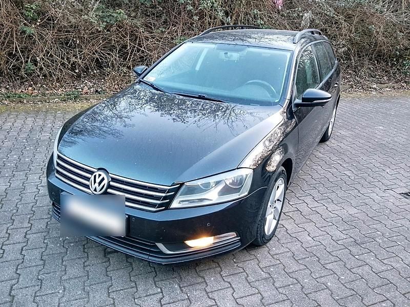 Gebraucht VW Passat 122 PS (89 kW) 2014 Schwarz Kombi