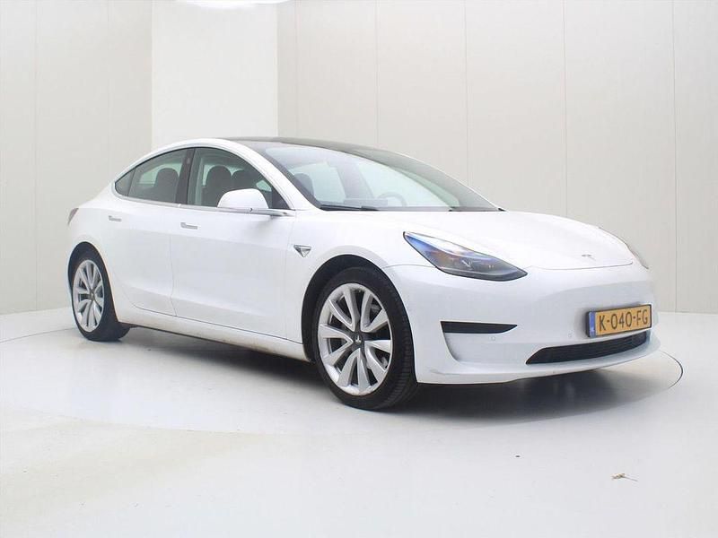 Gebraucht Tesla Model 3 Standard Range 225 kW (306 PS) 2020 Weiß Limousine