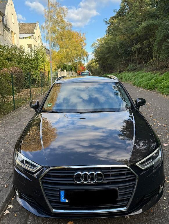 Braun Gebraucht 2017 Audi A3 Sportback Sport Kleinwagen | 14.800 € (Guter Preis) - Bild 1/4