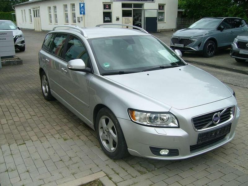 Gebraucht Volvo V50 Business Edition 114 PS (83 kW) 2012 Silber Kombi
