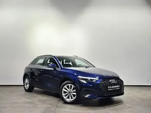 Używany Audi A3 Ambiente 110 KM (80 kW) 2023 Niebieski Sedan/Limuzyna
