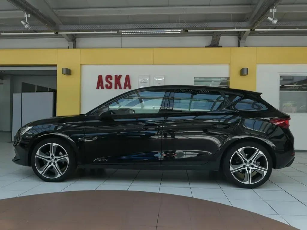 Gebraucht Seat Leon FR 131 PS (96 kW) 2022 Schwarz Limousine
