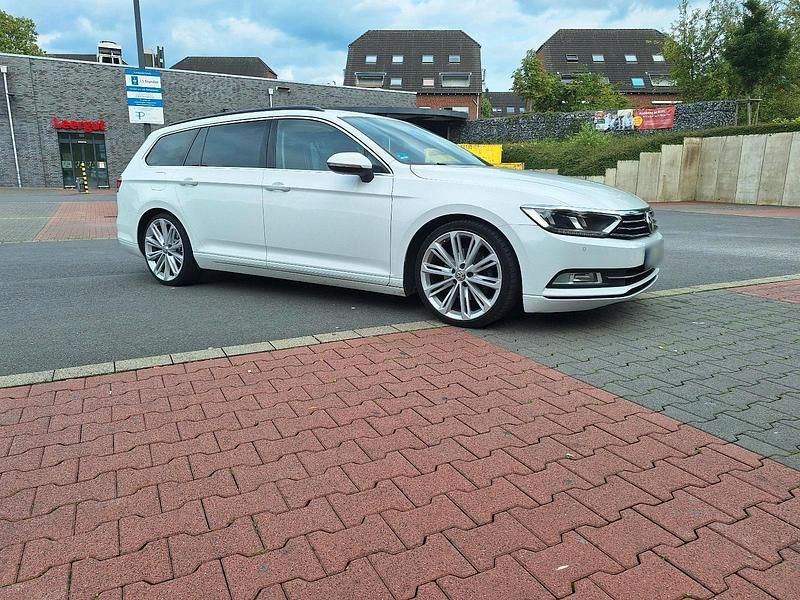 Gebraucht VW Passat 150 PS (110 kW) 2018 Weiß Kombi