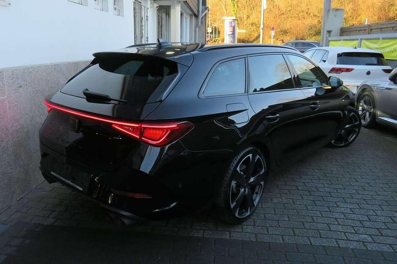 Gebraucht Cupra Leon VZ 300 PS (220 kW) 2023 Mitternachtsschwarz Kombi