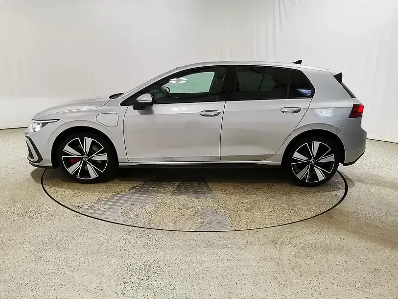 Gebraucht VW Golf VII GTE 245 PS (180 kW) 2021 Reflexsilber metallic Kleinwagen