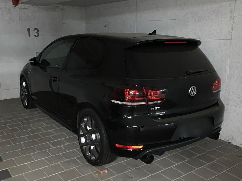 Schwarz Gebraucht 2012 VW Golf Edition Limousine | 25.000 € - Bild 1/4