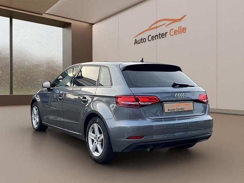 Gebraucht Audi A3 Sport 116 PS (85 kW) 2019 Grau Limousine