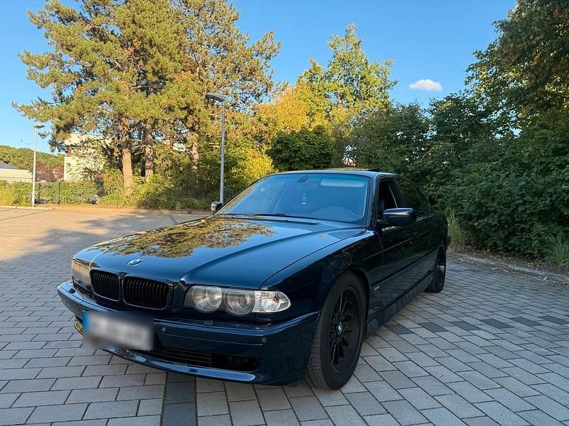 Blau Gebraucht 2001 BMW 740 Limousine | 11.900 € (Superpreis) - Bild 1/4