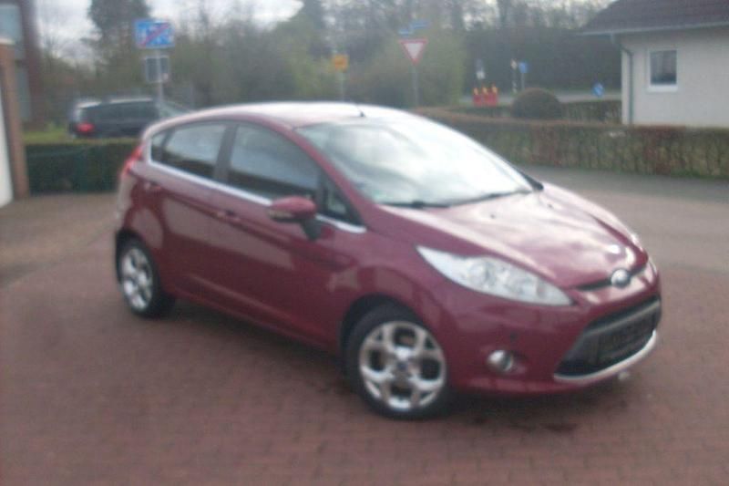 Gebraucht Ford Fiesta Titanium 120 PS (88 kW) 2008 Rot Kleinwagen