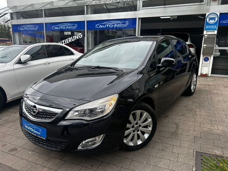 Schwarz Gebraucht 2011 Opel Astra Design Edition Limousine | 4.350 € (Fairer Preis) - Bild 1/4