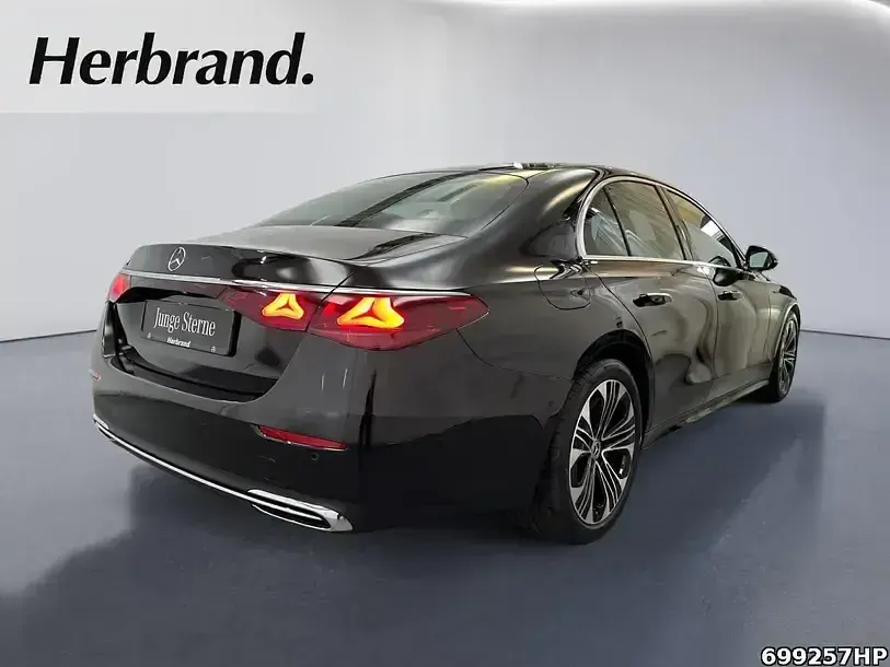 Gebraucht Mercedes E200 Avantgarde 204 PS (150 kW) 2025 Metalliclack obsidianschwarz Limousine