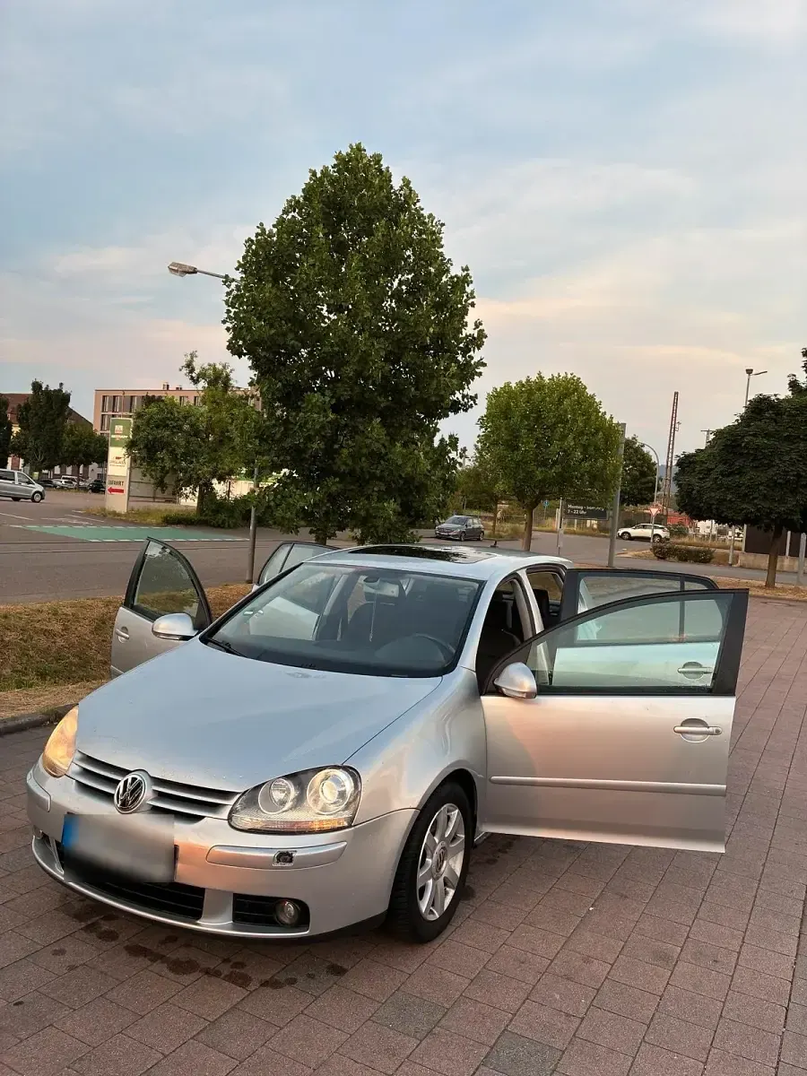 Gebraucht VW Golf V 150 PS (110 kW) 2004 Silber Kleinwagen