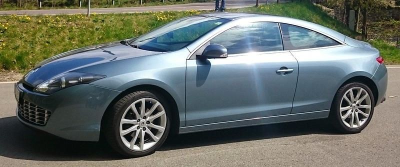 Gebraucht Renault Laguna Coupé Dynamique 170 PS (125 kW) 2009 Blau Coupé