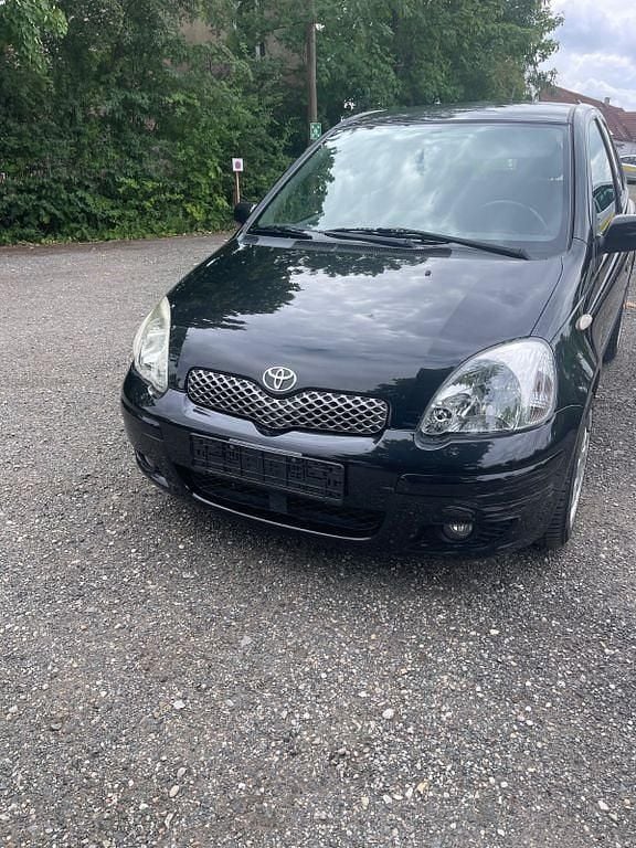 Schwarz Gebraucht 2004 Toyota Yaris Sol Limousine | 2.200 € (Fairer Preis) - Bild 1/4