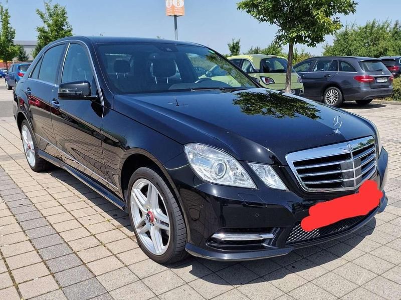 Gebraucht Mercedes E350 Avantgarde 265 PS (194 kW) 2012 Schwarz Limousine