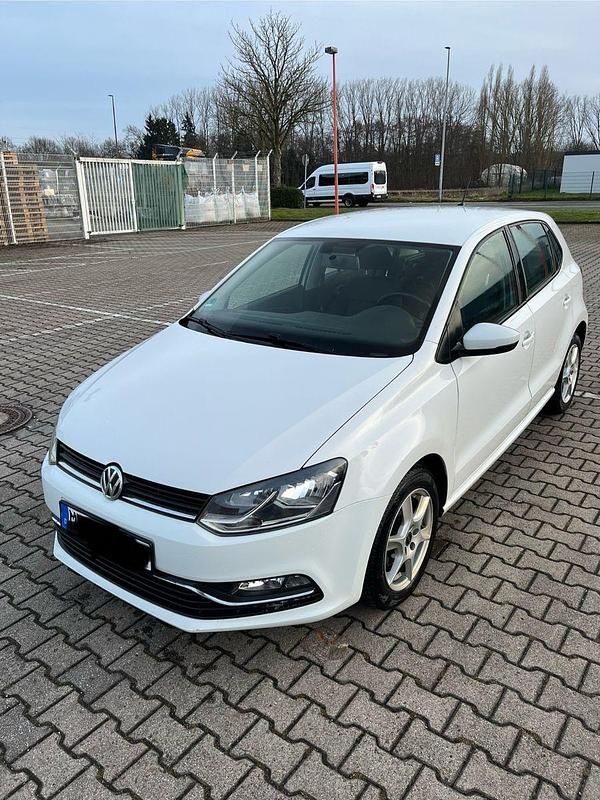 Gebraucht VW Polo Comfortline 90 PS (66 kW) 2015 Weiß Kleinwagen