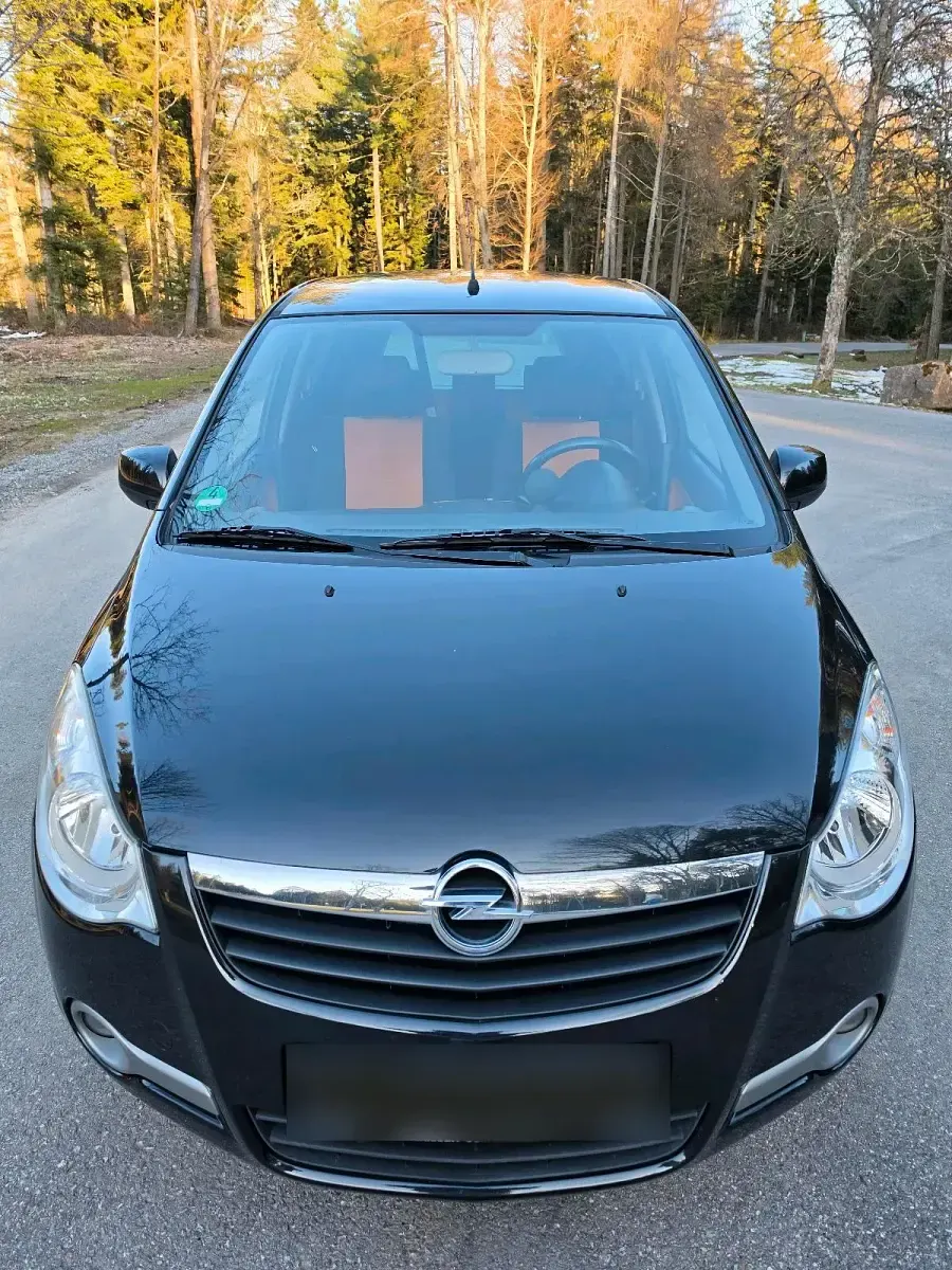 Second-hand Opel Agila 65 CP (47 kW) 2009 Negru Hatchback