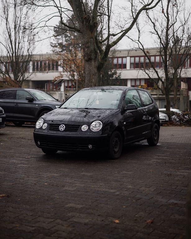 Schwarz Gebraucht 2002 VW Polo Basis Limousine | 1.000 € (Fairer Preis) - Bild 1/4