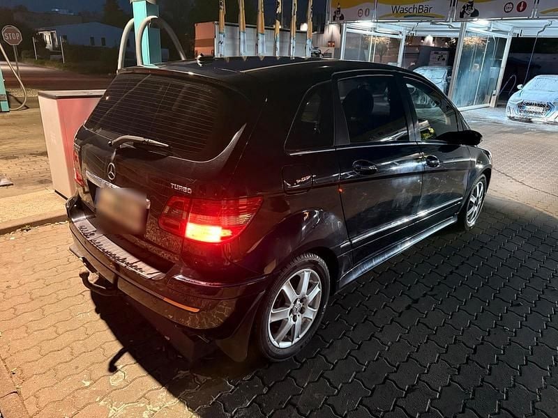 Second-hand Mercedes B200 193 CP (141 kW) 2006 Negru Monovolum