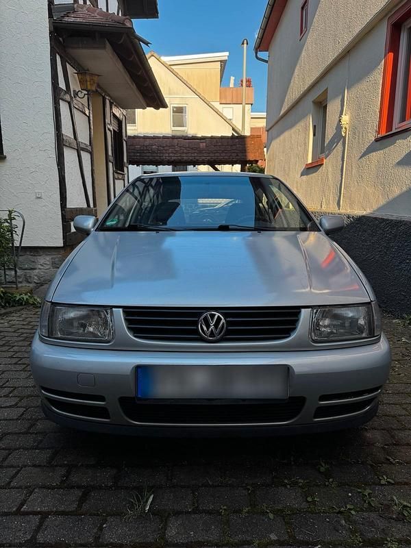 Second-hand VW Polo 60 CP (44 kW) 1999 Argintiu Hatchback