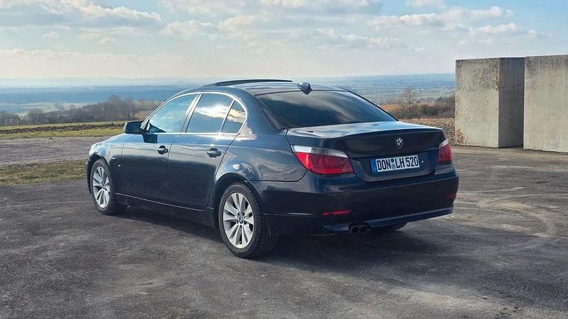 Gebraucht BMW 520 170 PS (125 kW) 2004 Blau Limousine
