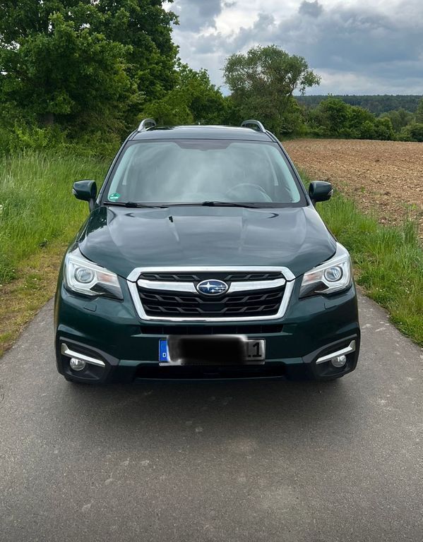 Grün Gebraucht 2017 Subaru Forester SUV | 10.200 € - Bild 1/4