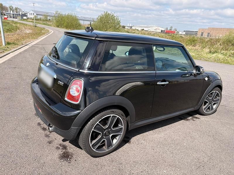 Second-hand Mini ONE 98 CP (72 kW) 2012 Hatchback