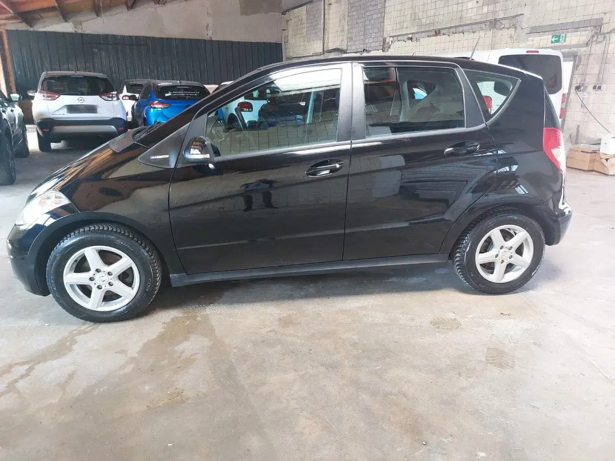 Gebraucht Mercedes A160 95 PS (69 kW) 2011 Schwarz Kleinwagen