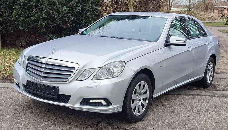 Gebraucht Mercedes E200 184 PS (135 kW) 2010 Silber Limousine