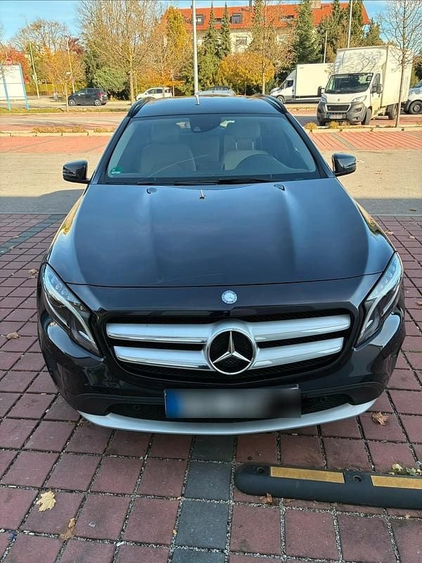 Gebraucht Mercedes GLA200 156 PS (114 kW) 2014 Schwarz SUV