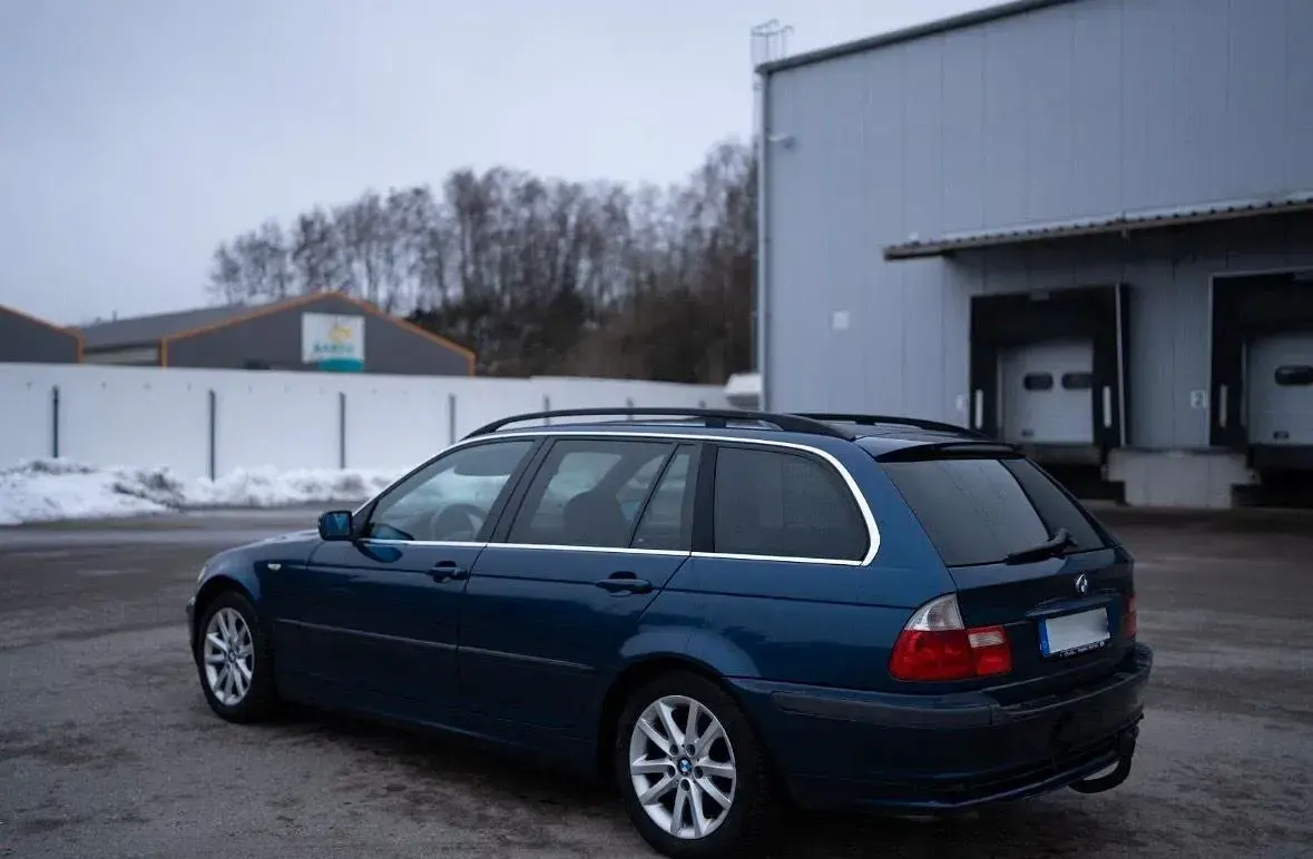 Gebraucht BMW 318 Basis 116 PS (85 kW) 2005 Blau Kombi