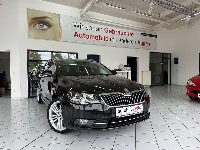 Schwarz Gebraucht 2013 Skoda Superb Elegance Kombi | 8.450 € (Fairer Preis) - Bild 1/4