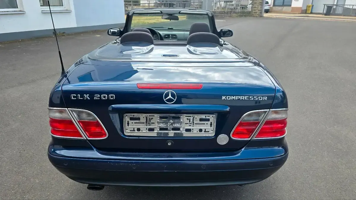 Gebraucht Mercedes CLK200 136 PS (100 kW) 1999 Blau Cabrio