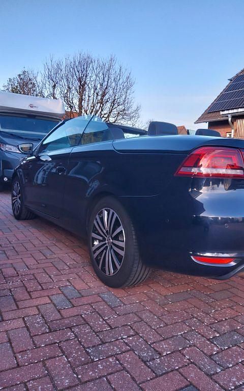 Gebraucht VW Eos Sportline 140 PS (102 kW) 2013 Schwarz Cabrio